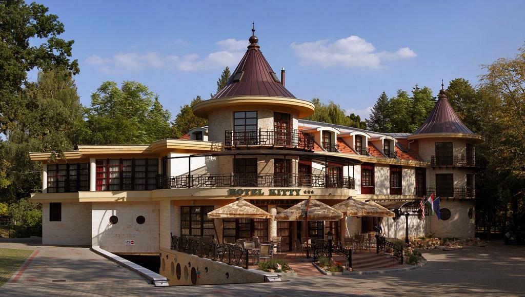 Hotel Kitty Miskolc Exterior photo